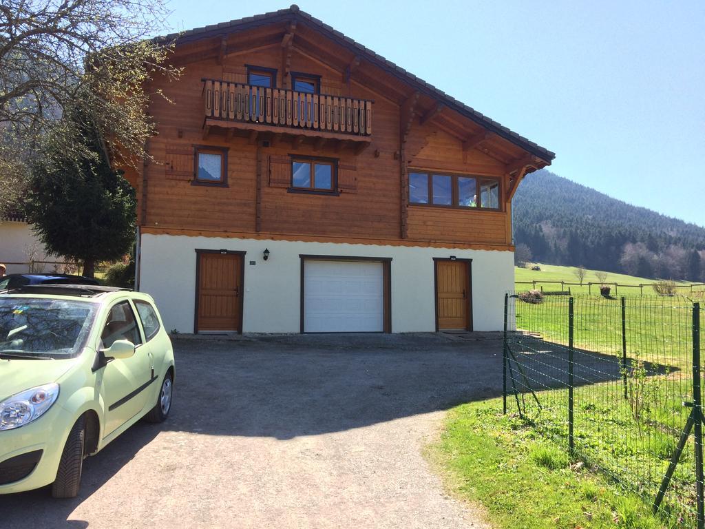 Entre Lac Et Montagnes Bernex Exterior photo